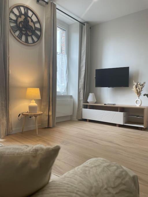 Joli Avec Parking - Proche Centre Apartment *