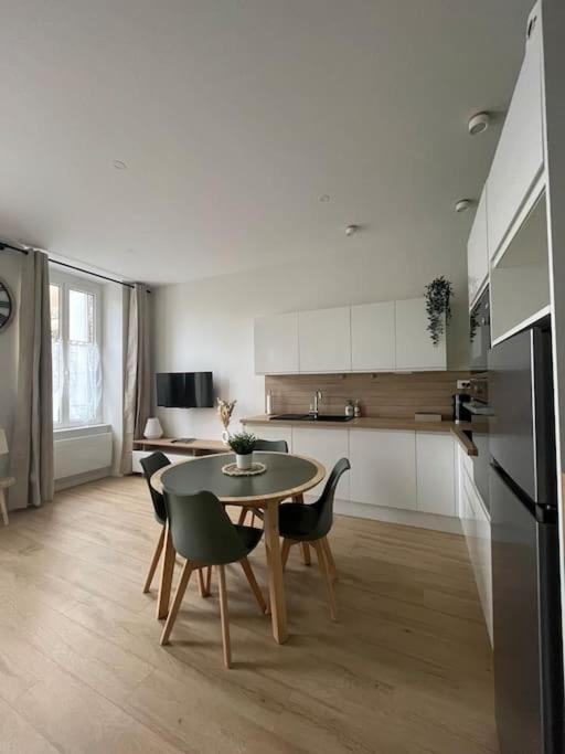 Apartment Joli Avec Parking - Proche Centre