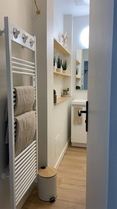 Joli Avec Parking - Proche Centre Apartment *