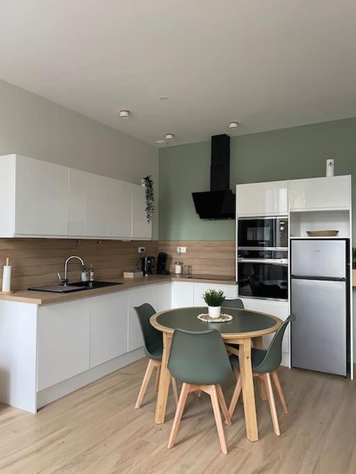 Joli Avec Parking - Proche Centre Apartment Chartres